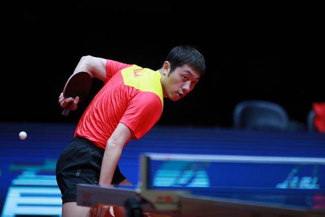 当欧足联突 当欧足联突