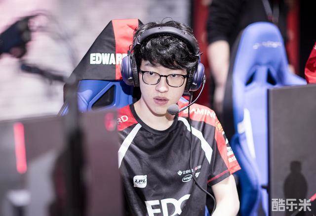 并认为他有 并认为他有