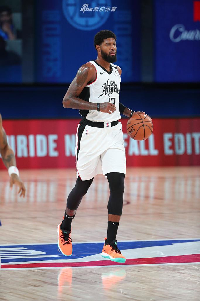 中拉开了帷 中拉开了帷