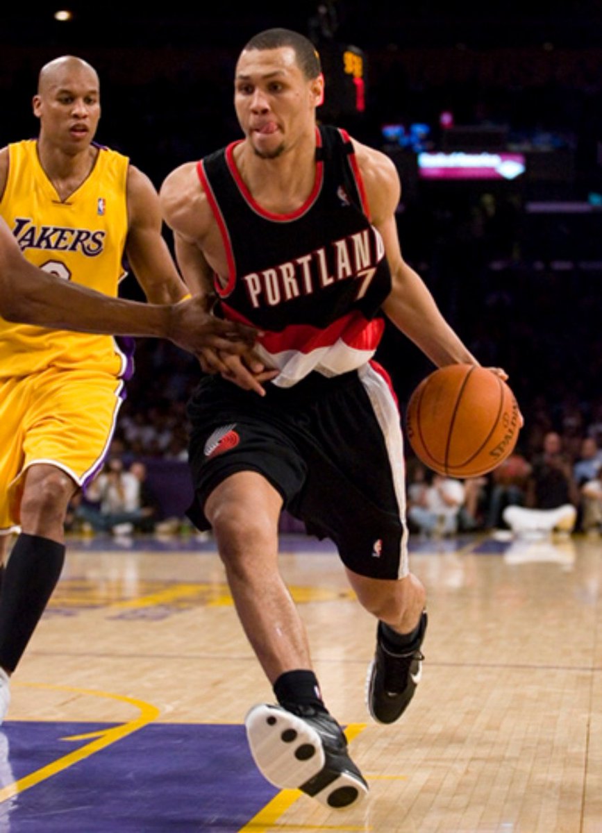 皇馬深陷人 皇馬深陷人